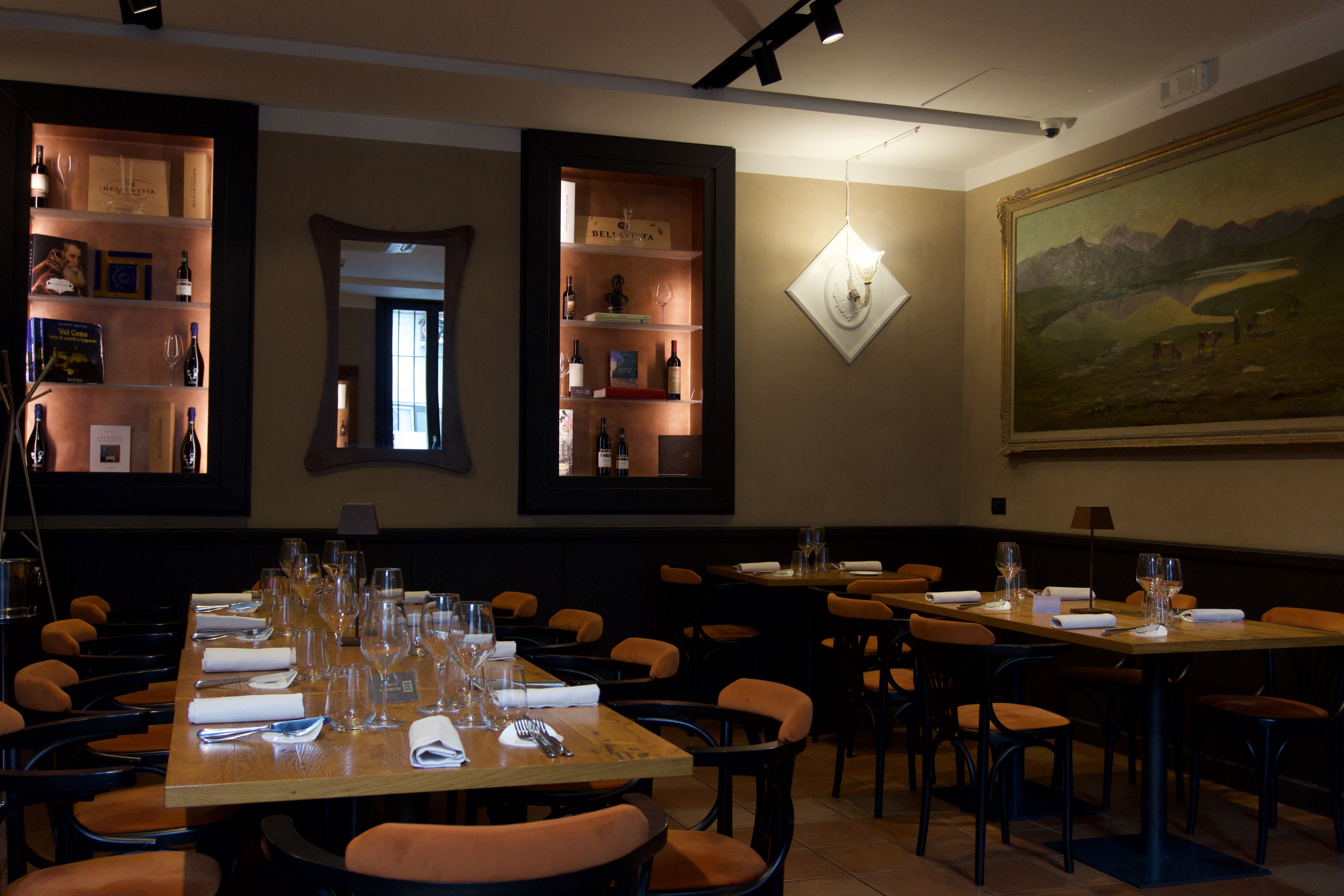 Sala allestita per accogliere gli ospiti del Ristorante Al Parmigiano